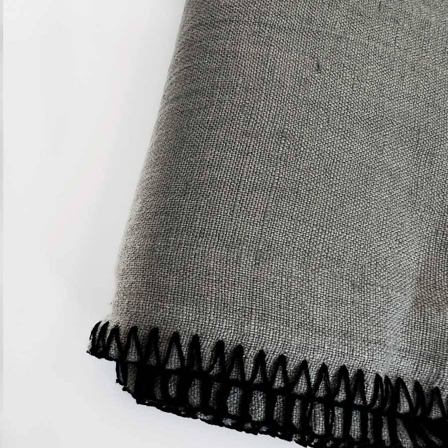 Mantel 170X170 gris claro