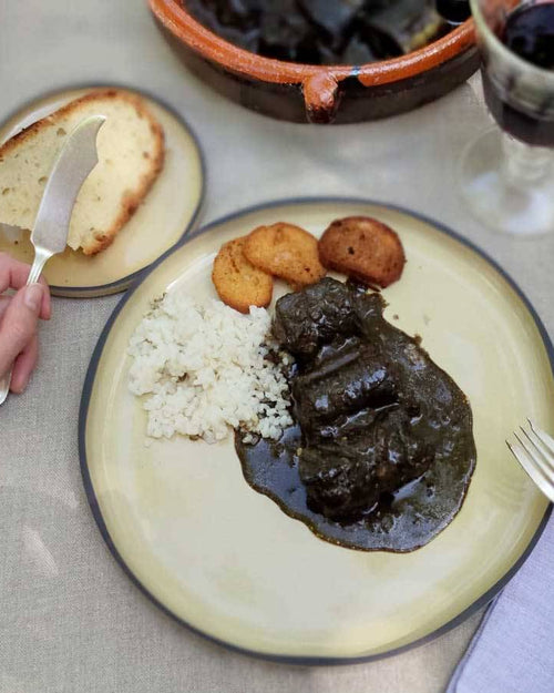 Lamprea al estilo de Arbo Rte. Os Pirus