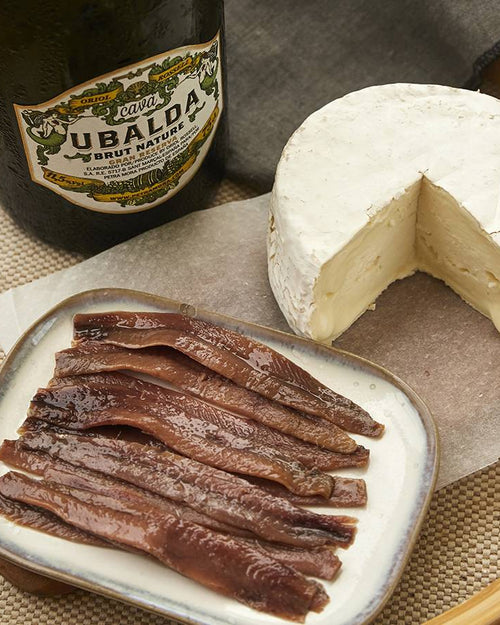 Cava, queso y anchoa