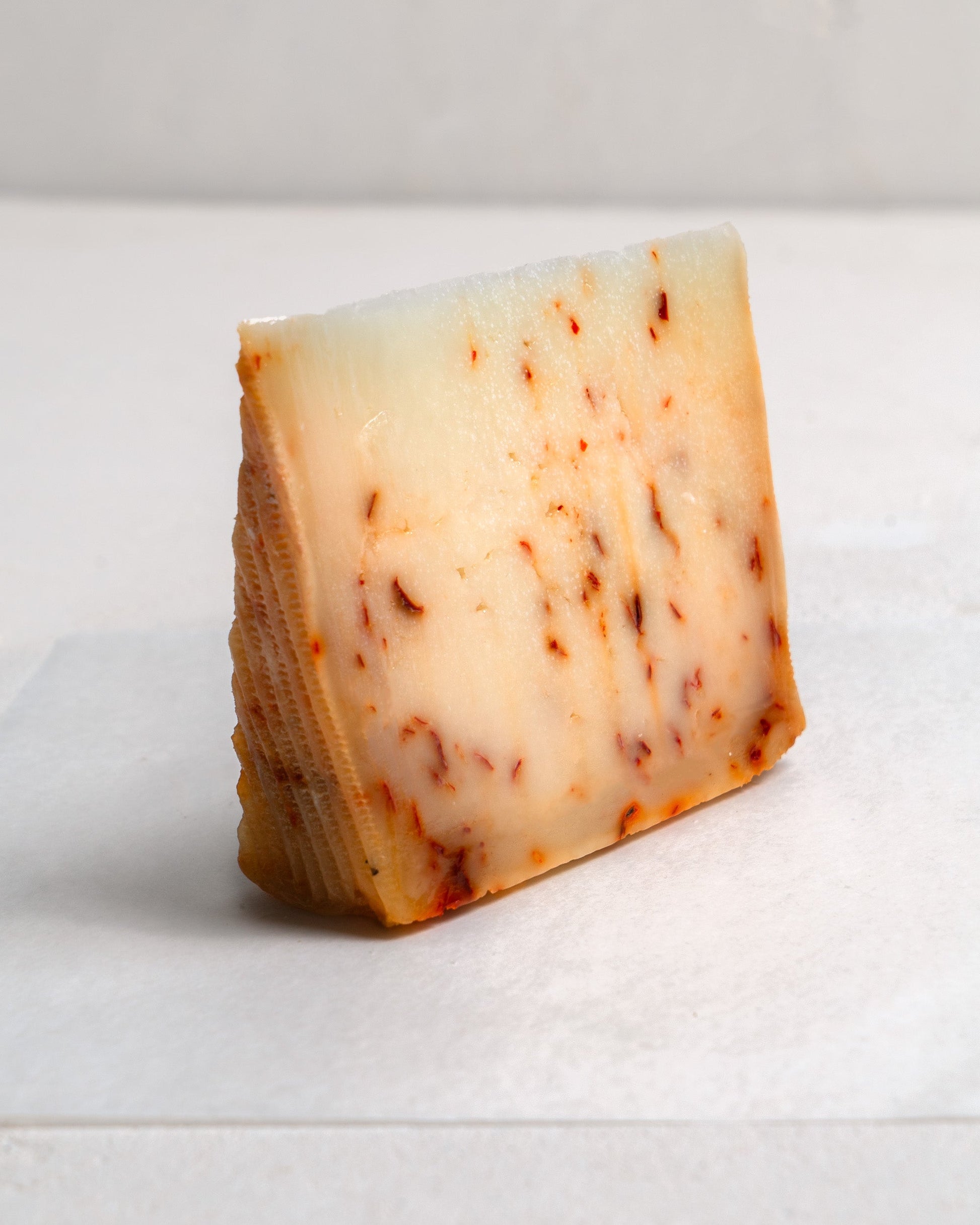 queso curado de oveja con pimentón